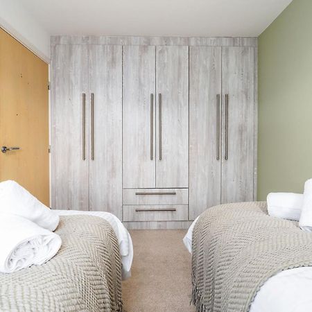 6 Guests - 3 Bedrooms - Free Wi-Fi - مانشستر المظهر الخارجي الصورة